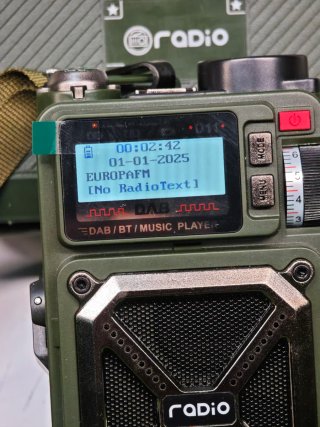 Radio Supervivencia DAB/BT/Music Player Verde