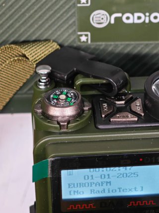 Radio Supervivencia DAB/BT/Music Player Verde