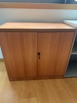 Mueble de madera para oficina