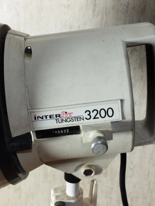 Foco interfit tungsten 3200 con tripode
