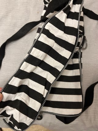 Mochila saco rayas blancas y negras