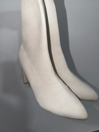 Botines de tacón blancos