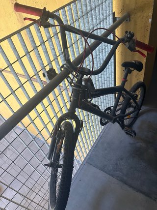 Bicicleta BMX Negra