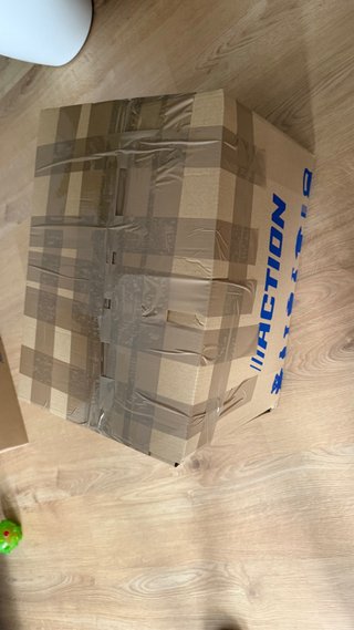 Caja de envío Action marrón