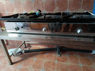 Hornilla industrial con mesa y alcachofa