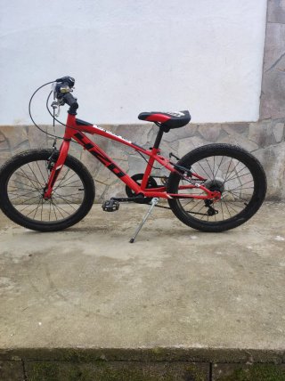 Bicicleta roja GT