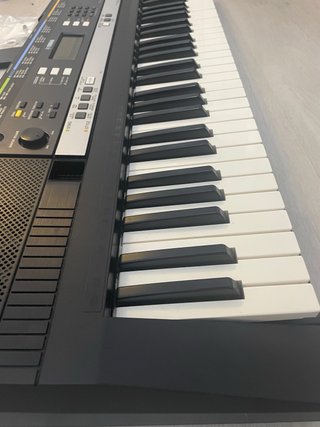 Teclado Yamaha PSR E243