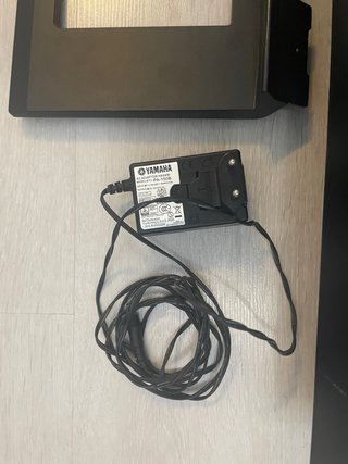 Teclado Yamaha PSR E243