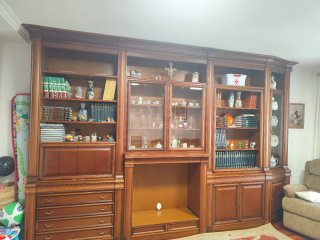 Mueble librería madera y cristal