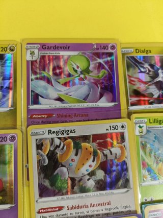 Lote de 12 Cartas Pokémon Holográficas Varias...