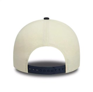 Gorra New Era x Alpine – Color Beige & Azul Marino