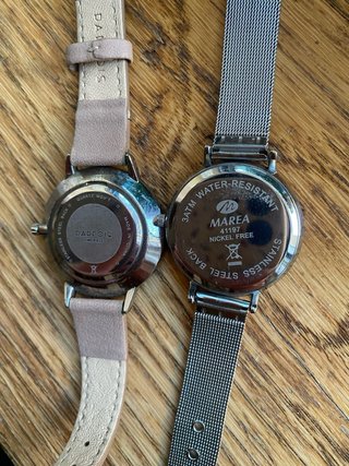 Pack de dos relojes. Marea y parfois