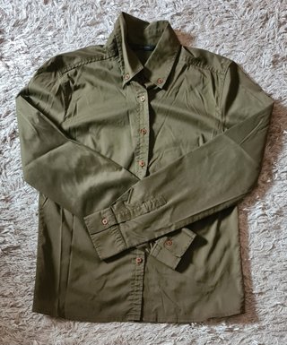 Camisa Zara Woman caqui talla S manga larga