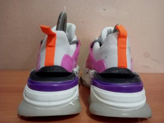 Zapatillas deportivas mujer local