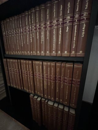 Colección de libros antiguos en venta