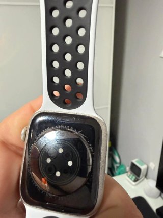 Apple Watch Series 7 Nike Edition 45mm Plata