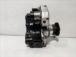 BOMBA INYECCION A6420701201