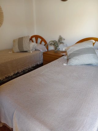 2 camas de madera