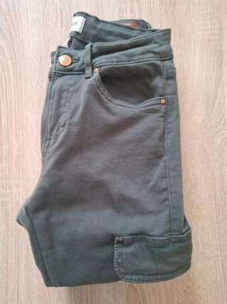 Pantalón cargo Only verde militar