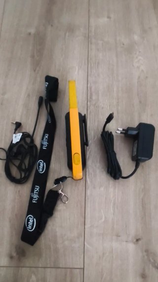 Walkie Talkie Motorola T82 Extreme + Accesorios