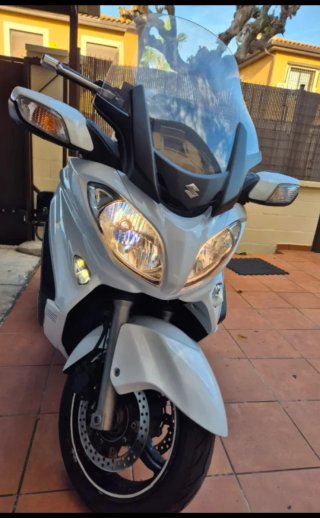 Suzuki Burgman 650 Executive