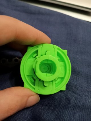 Beyblade Metal Driger più parti extra