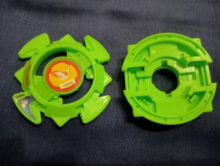 Beyblade Metal Driger più parti extra
