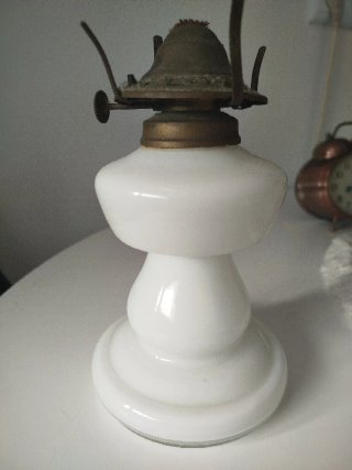 Lámpara de aceite de vidrio y metal