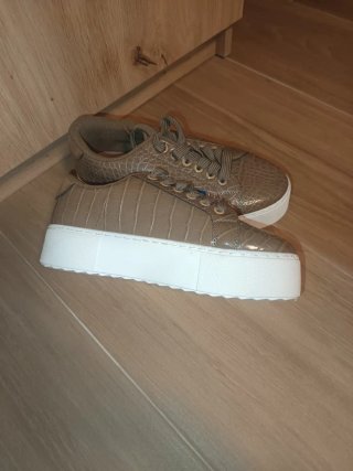 Zapatos Marypaz Marrones y Blancos
