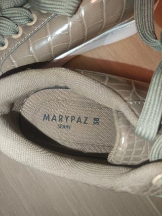 Zapatos Marypaz Marrones y Blancos