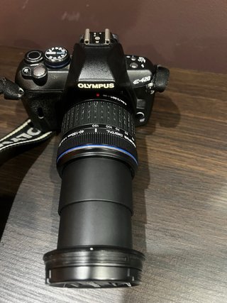 Olympus E-420 con 2 objetivos