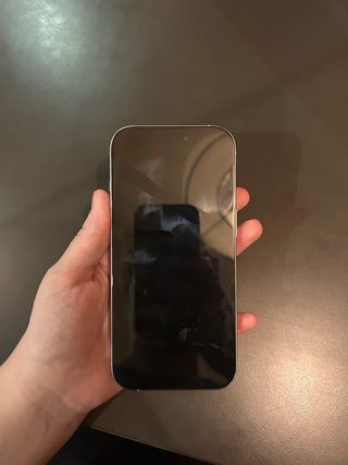 iPhone 16 Pro Titanio Blanco Plateado