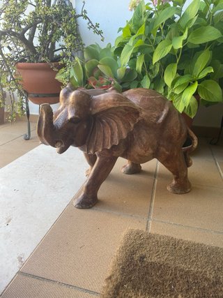 Figuras madera buda/elefantMueble cajonero jirafa