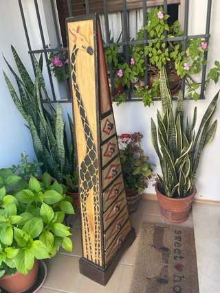 Figuras madera buda/elefantMueble cajonero jirafa