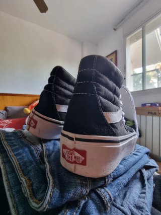 Zapatillas Vans Sk8-Hi Negras y Blancas  caña alta