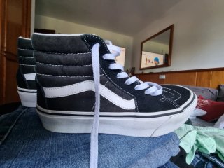 Zapatillas Vans Sk8-Hi Negras y Blancas  caña alta