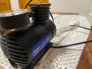 Compresor de aire para coche con manómetro