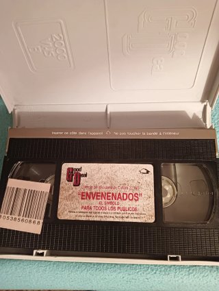 ENVENENADOS EL SIMBOLO VHS