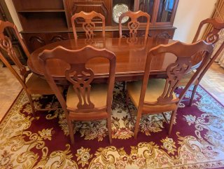 Mesa de comedor de madera y 6 sillas