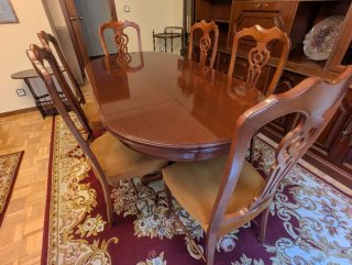 Mesa de comedor de madera y 6 sillas