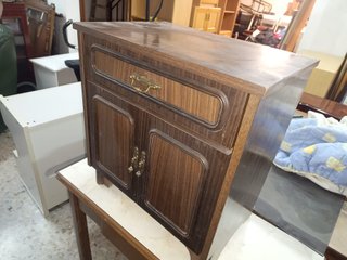 Mesilla de noche de madera