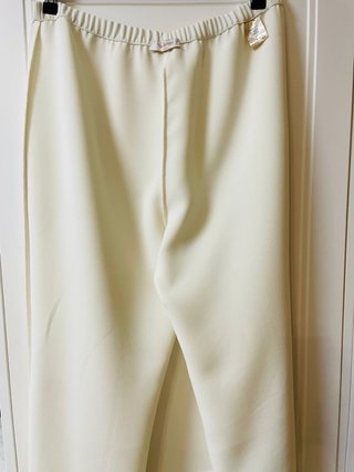 Kimono blanco mangas con plumas