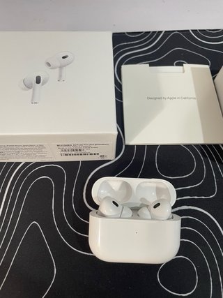 Auriculares AirPods Pro 2