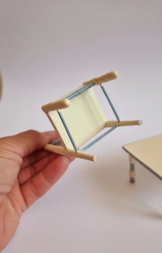 Set tavolo e sedia in miniatura 1:12