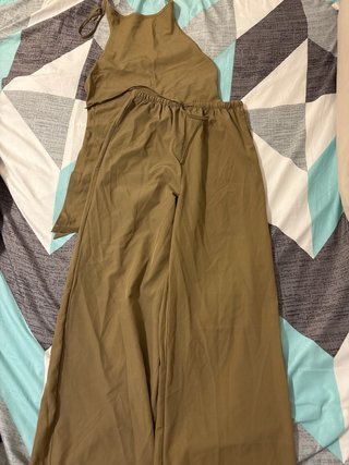 Conjunto Aloruh Top Halter y Pantalón