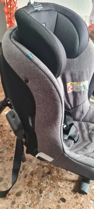 Silla de coche AXXKID MINIKID a contramarcha