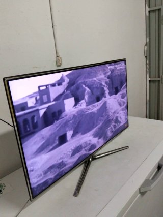 Smart TV Negro y Plateado 42pulgada