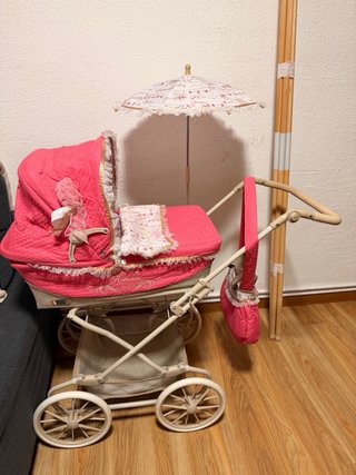 Coche de muñecas grande