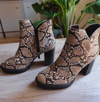 Botines estampado serpiente