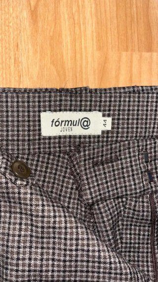 Pantalón de cuadros gris y negro